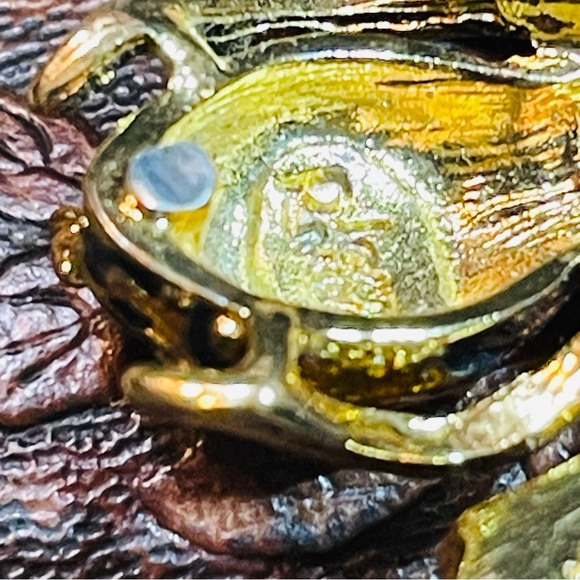 RARE! Joan Rivers “Fall Bee” Signed With Crystals & high quality enamel! - Picture 10 of 16